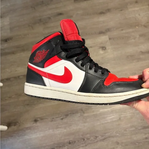 Men's Jordan 1 Mid - Picture 8 of 11